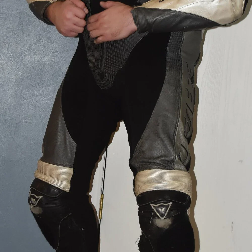 Dainese leather motorcycle suit size US46 - Euro56 - Picture 3 of 16